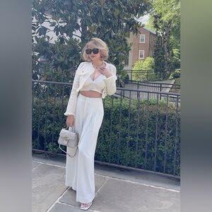 Meet your Posher, Tram